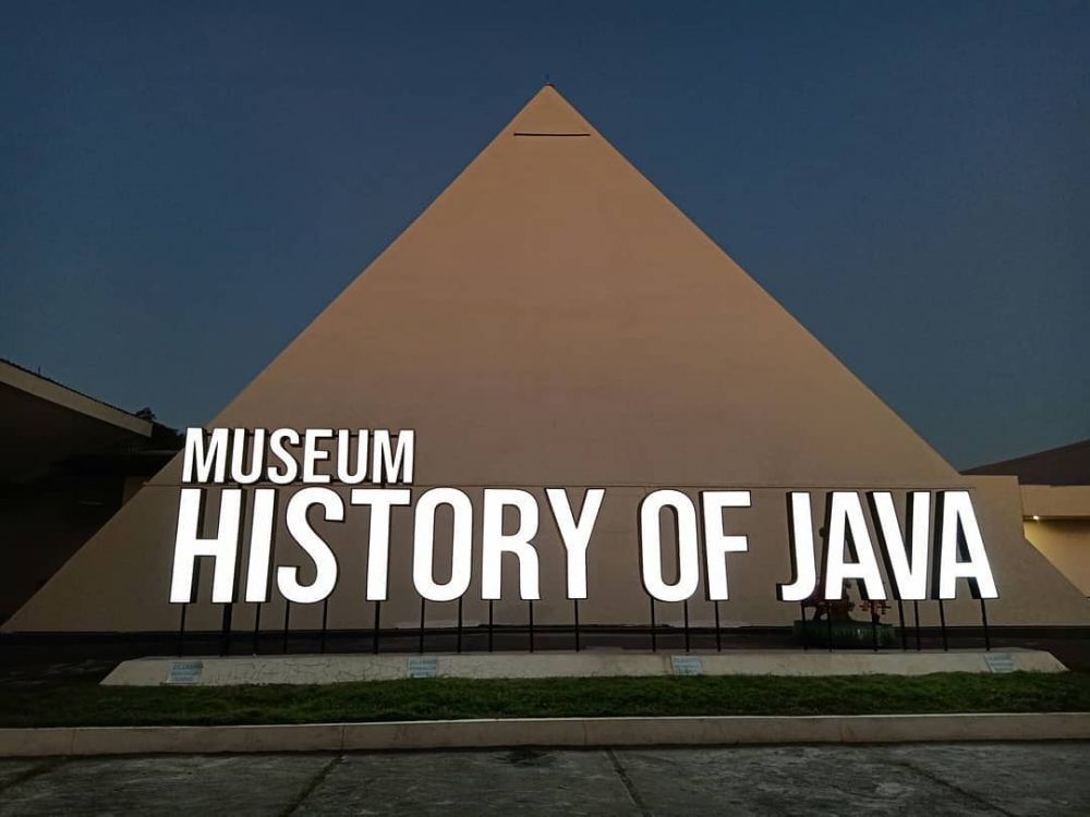 The Museum of History of Java Becomes a Family Vacation Place